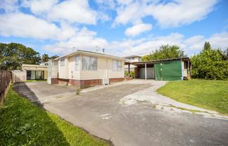 8 Sabot Place, Massey