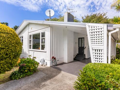 4 Silverbirch Grove, Churton Park