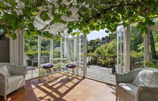 18 Ngaumatau Road, Point Howard, Eastbourne