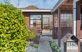 16 Irvine Street, Mosgiel