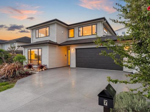 7 Wisteria Lane, Silverdale