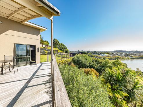 1 Shakespeare Road, Bastia Hill