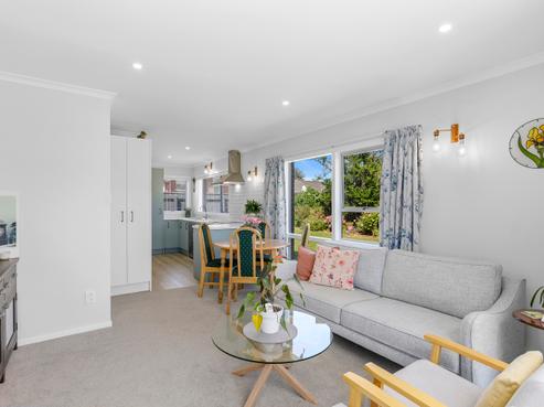 3/2 Alice Street, Alicetown