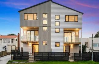 2/16 Binsted Road, New Lynn