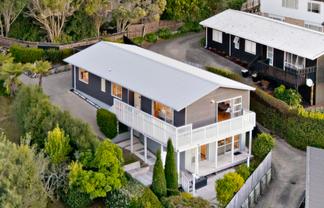 16C Sunnynook Road, Sunnynook