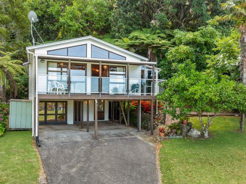 111 Main Road, Tairua