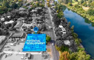 1060 River Road, Queenwood