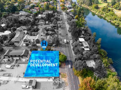 1060 River Road, Queenwood