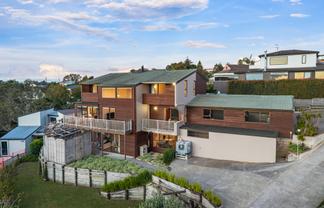 12 George Laurenson Lane, Mount Roskill