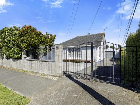 83 Thackeray Street, Trentham