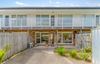 2/16 Lancing Road, Sandringham