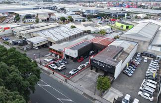 High-End Warehousing with Church St profile 