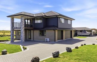 1 Glendas Way, Acacia Bay