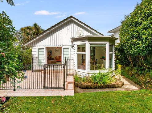 48 Homewood Crescent, Karori