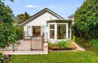 48 Homewood Crescent, Karori