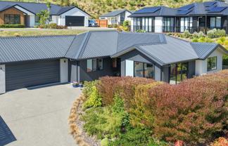 59 Sunningdale Drive, STOKE