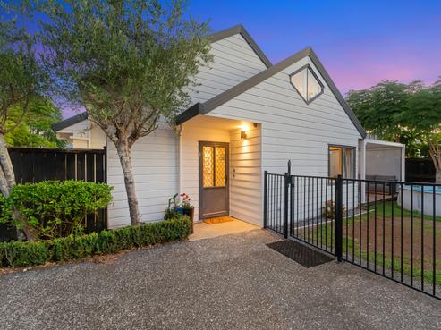 2/8 Phillip Parade, Forrest Hill