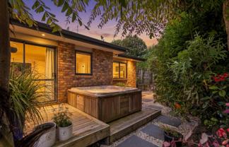 18 KO PLACE, Pyes Pa