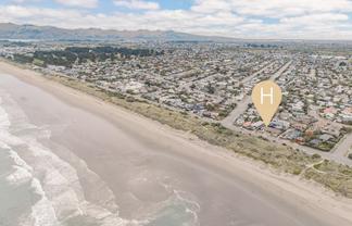 2/22 Marine Parade, North New Brighton