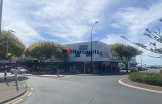 Professional Office 76sqm Near Beachfront