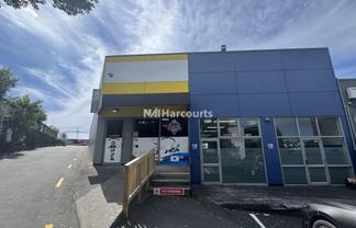 Wairau Road Retail - Rear Offering