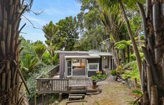 2A Opou Road, Titirangi