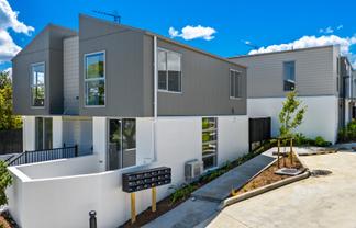 8/25 Tranent Road, Mangere