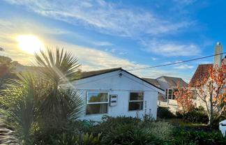 2A Aberdeen Road, Castor Bay