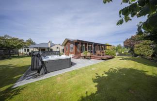 13 and 15 Melland Place, Te Anau