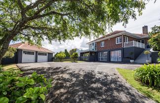 13 Punga Grove Avenue, Riverside