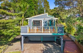 221 Woodlands Park Road, Titirangi