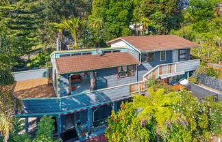 221 Woodlands Park Road, Titirangi