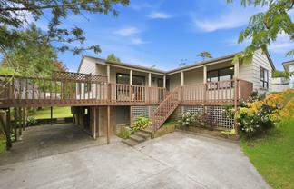 18 Holmes Drive South, Massey