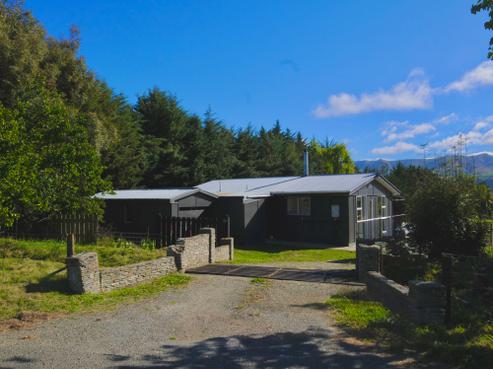 34 Earthquake Road, Duntroon