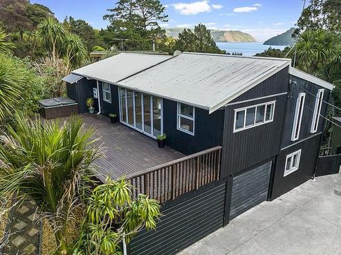 41 Upland Road, Huia