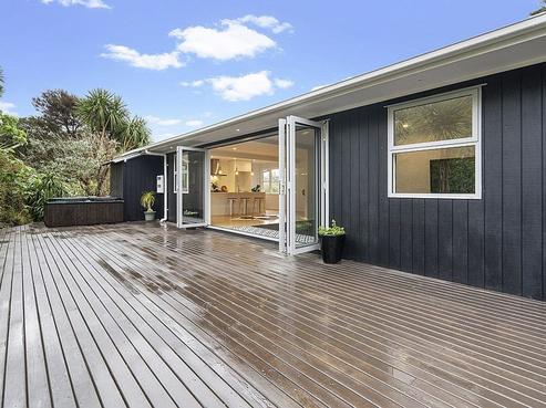 39 Upland Road, Huia