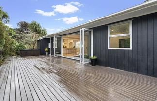 39 & 41 Upland Road, Huia