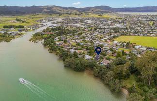 6 Robinson Road, Whitianga