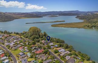 6 Robinson Road, Whitianga