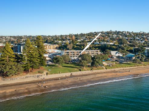7/6 Beach Front Lane, Browns Bay