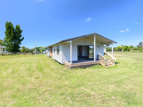 1514 Run Road, Tapora