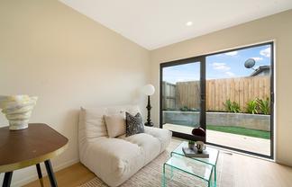 2/114 Don Buck Road, Massey