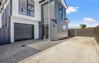 2B Mayflower Close, Mangere East