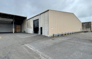 Storage warehouse with secure yard