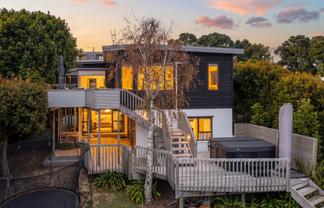 12 Braemar Road, Rothesay Bay