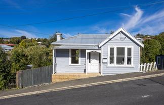 16 Dalry Street, Mornington