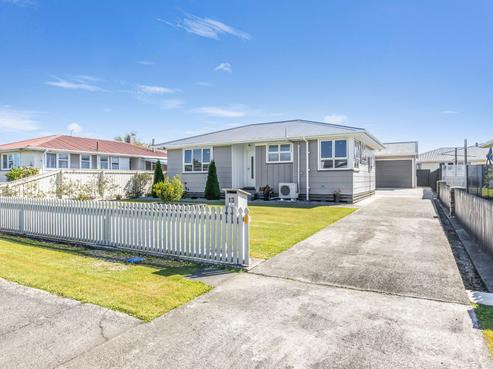 13 Bentham Street, Westport