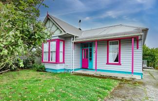 8 Centre Street, Strathern