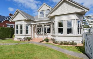 99 Lewis Street, GLADSTONE