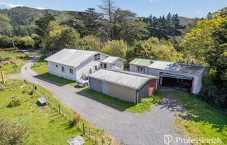 120 Upper Fitzherbert Road, Wainuiomata